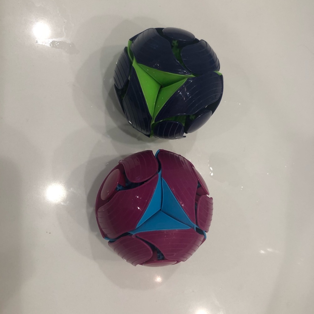 New with tags Switch Pitch set of 2 spheres - Picture 6 of 6